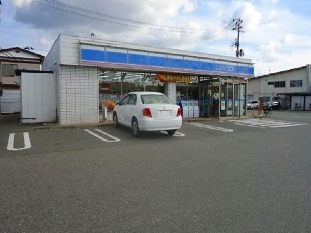 コンビニ　ローソン秋田仁井田本町店（コンビニ）まで558m