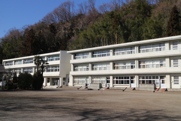 小学校　利南東小学校（小学校）まで161m