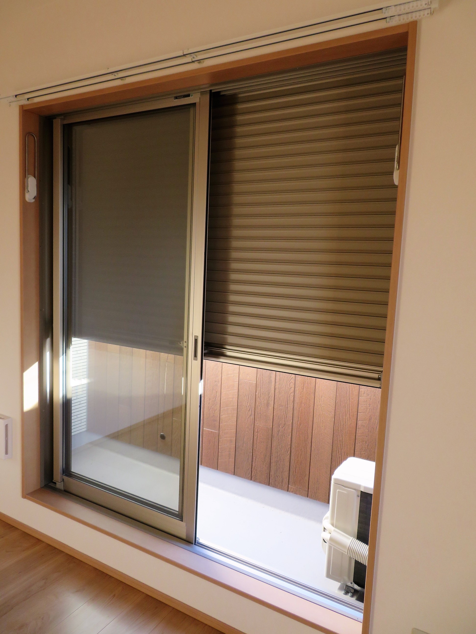 セキュリティ　シャッターがついており安心ですね。