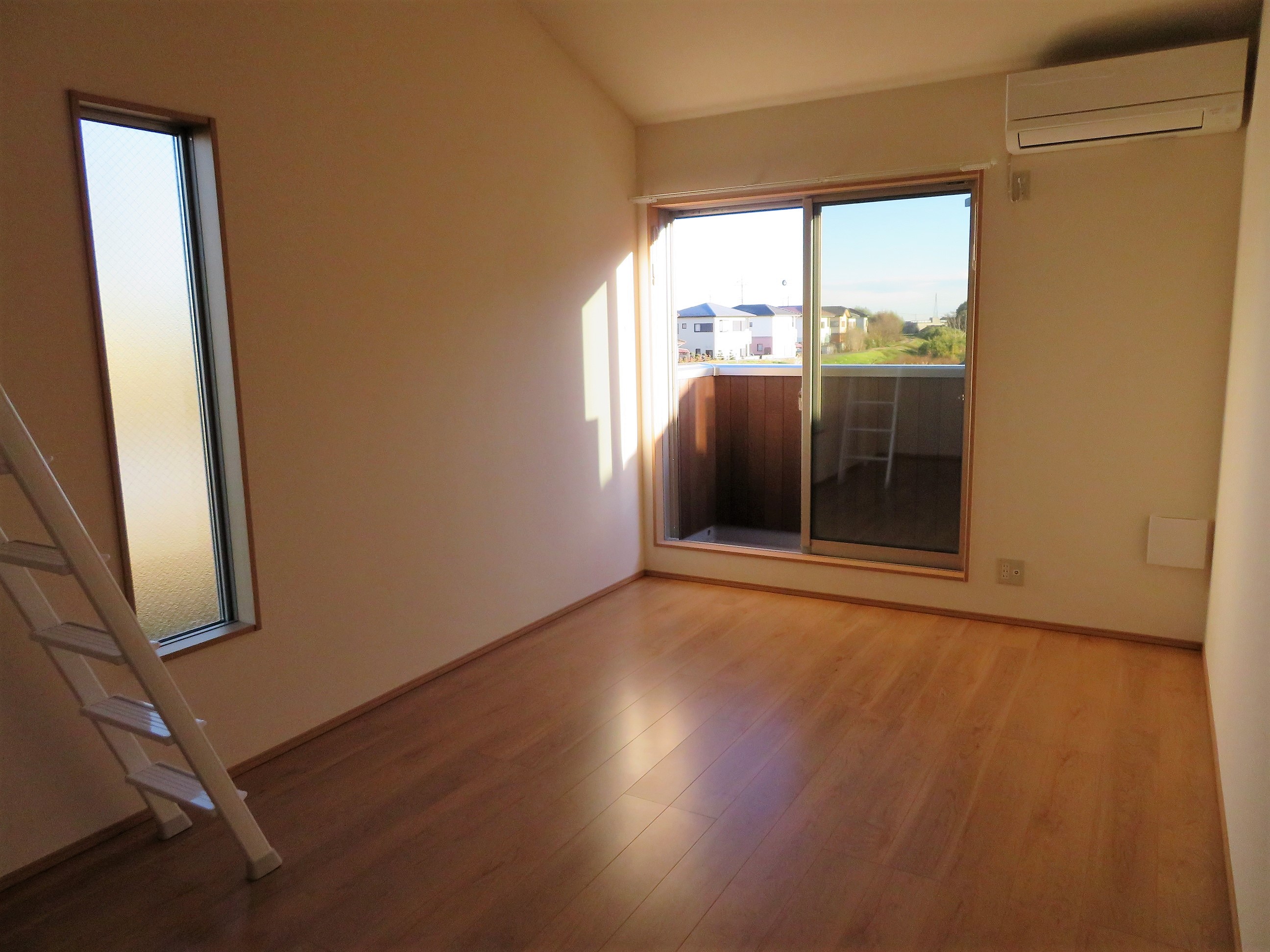 居室・リビング　7.5帖ございます