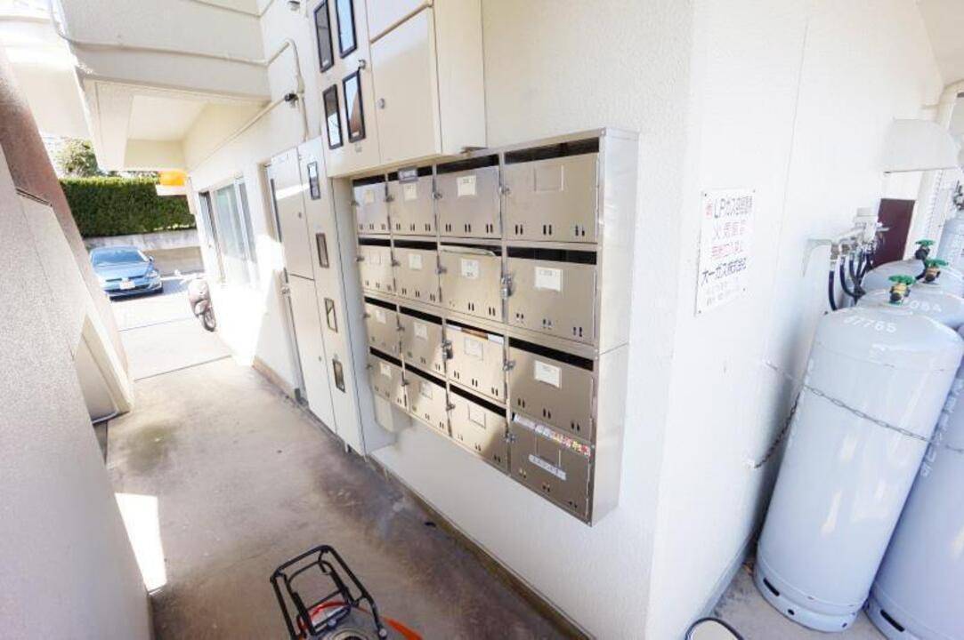 エントランス　ポスト