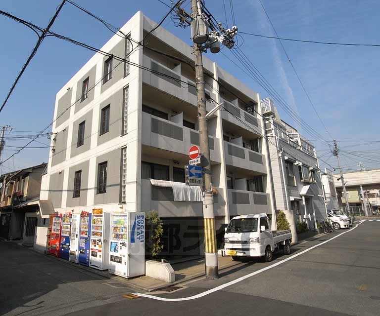 京都市南区西九条開ケ町のマンションの建物外観