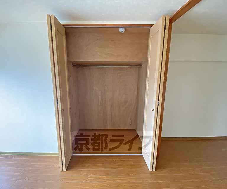 収納　奥行きあるクローゼットです。