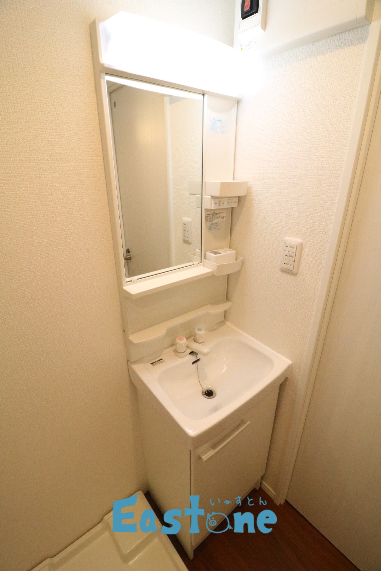 洗面設備　嬉しい独立洗面台付きです！