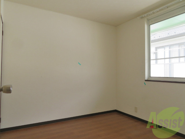 その他部屋・スペース　４．５帖の洋室のお部屋もあります。寝室にしましょう。