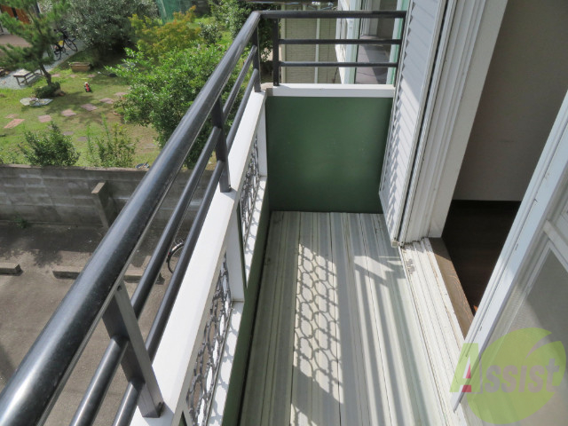 バルコニー　こちらはバルコニー。洗濯物が干せるようになっています。