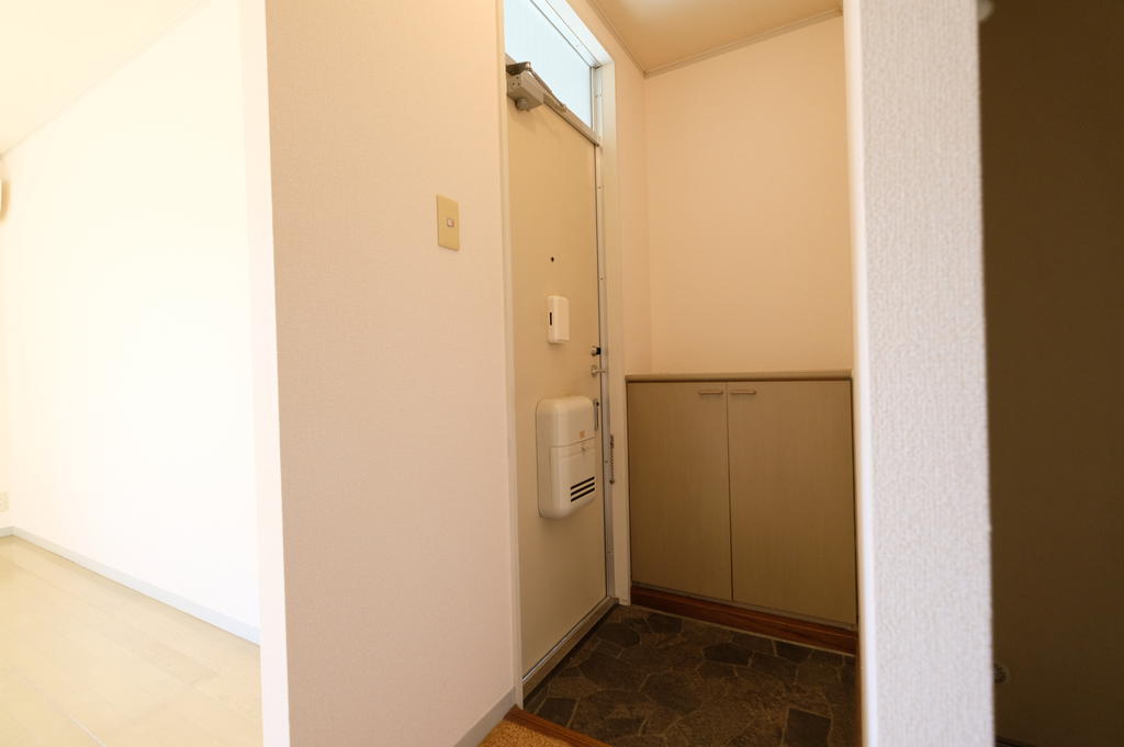 玄関　室内写真は別室です