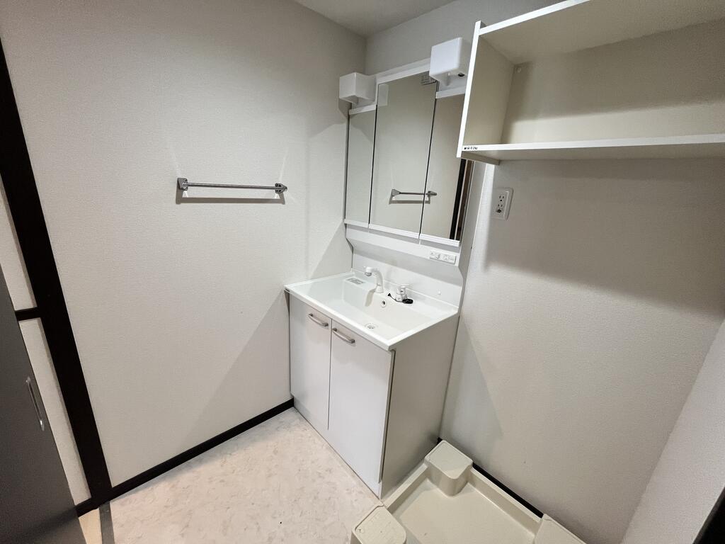 洗面設備　同タイプが付きます