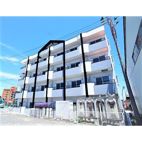 建物外観　単身向け４階建てマンション