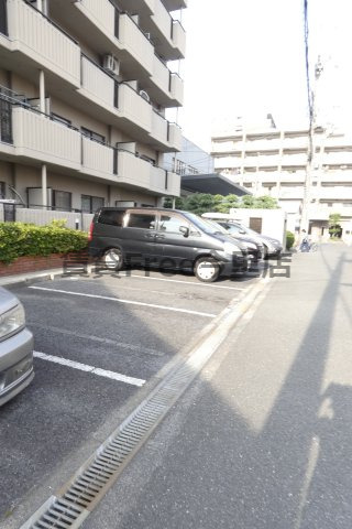 【大阪市城東区永田のマンションの駐車場】