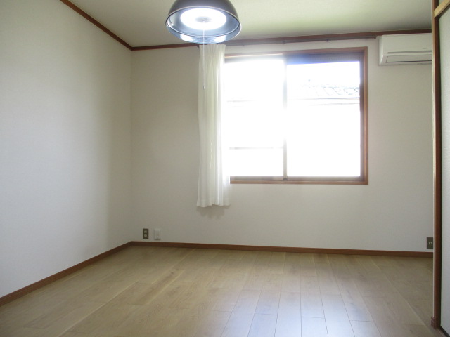 居室・リビング　和室畳からフローリング風にリフォーム致しました！