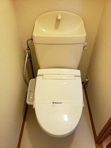 トイレ　温水洗浄便座