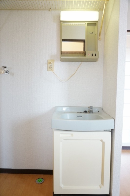 洗面設備　図面と現状が相違がある場合には現状を優先