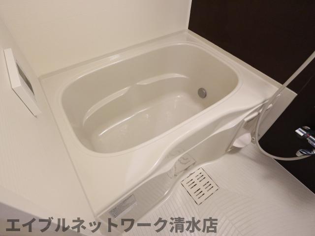 バス・シャワールーム　ゆったり過ごせるお風呂です