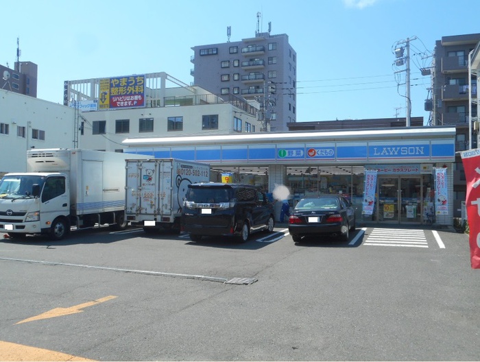 コンビニ　ローソン（コンビニ）まで814m