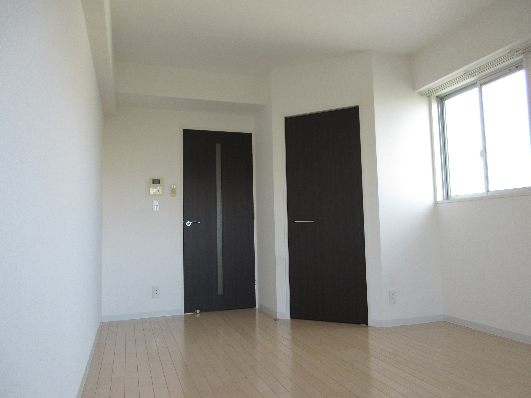 居室・リビング　※写真は別のお部屋になります。現況を優先させていただきます。