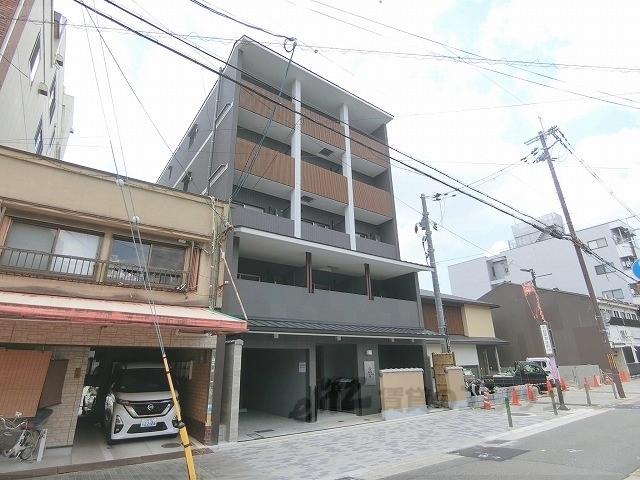 【ベラジオ雅び北野白梅町の建物外観】