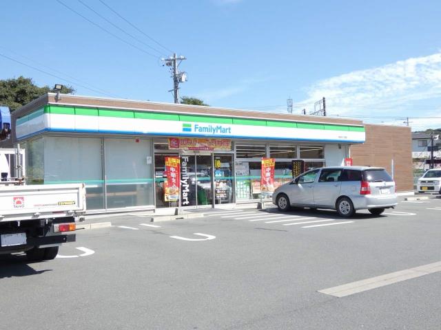 コンビニ　ファミリーマート新居中之郷店（コンビニ）まで89m
