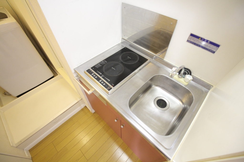 キッチン　ラジエントヒーター２口付きのキッチンです♪