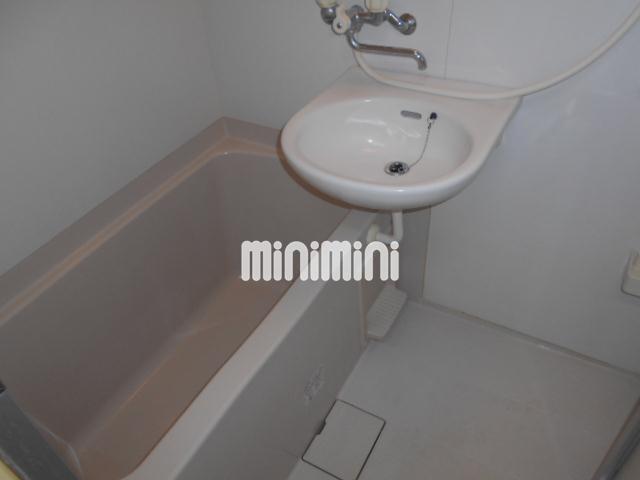 バス・シャワールーム　清潔感のあるお風呂です