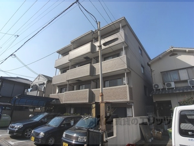 京都市伏見区鍛冶屋町のマンションの建物外観