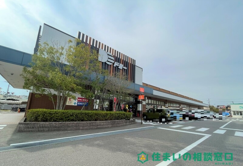 【岡崎市仁木町のアパートのスーパー】