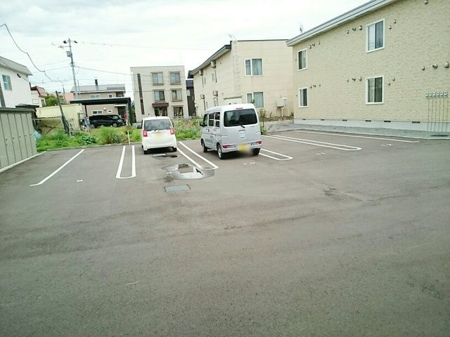 【旭川市大町一条のアパートの駐車場】