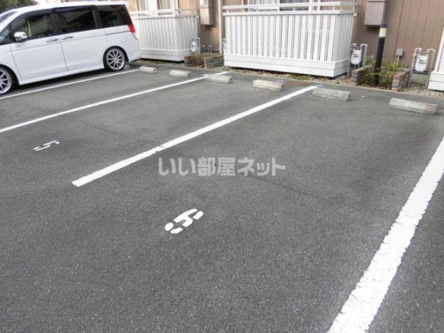 【アンソレイエ　Ｃの駐車場】