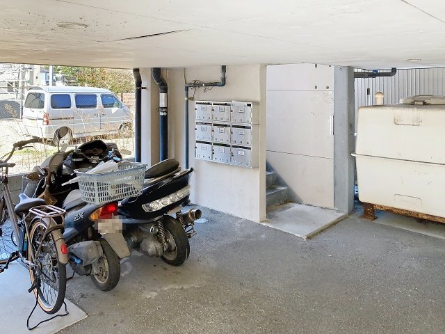 玄関　2021年11月撮影※現況を優先致します。