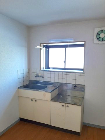 キッチン　2021年11月撮影※現況を優先致します。