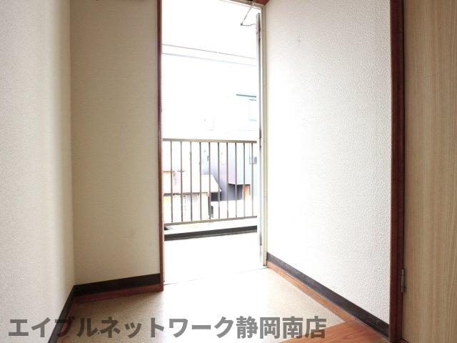 玄関　収納もある玄関です