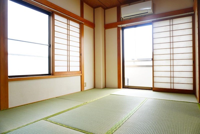 その他部屋・スペース　2面採光の和室6帖