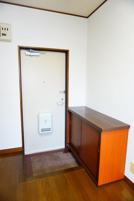 玄関　玄関収納あり