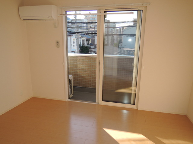 居室・リビング　明るいですよ