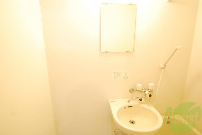 洗面設備　可愛いいサイズの洗面台ですが、機能性はすごいんですよ。