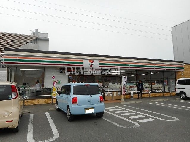 コンビニ　セブンイレブン 備後府中国府店（コンビニ）まで883m