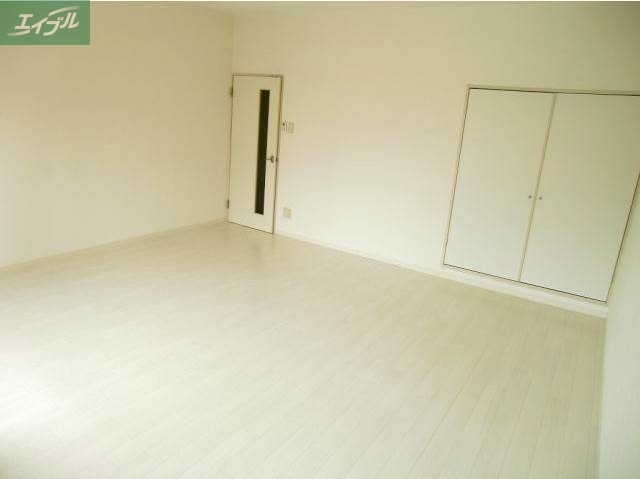 居室・リビング　同タイプのお部屋の写真です