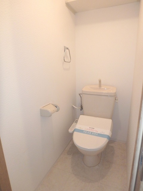 トイレ　温水洗浄便座付き♪