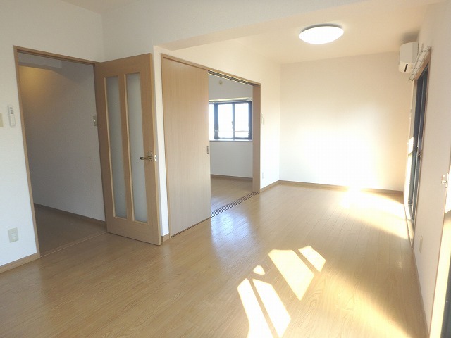 居室・リビング　１１．１帖の広々リビング♪