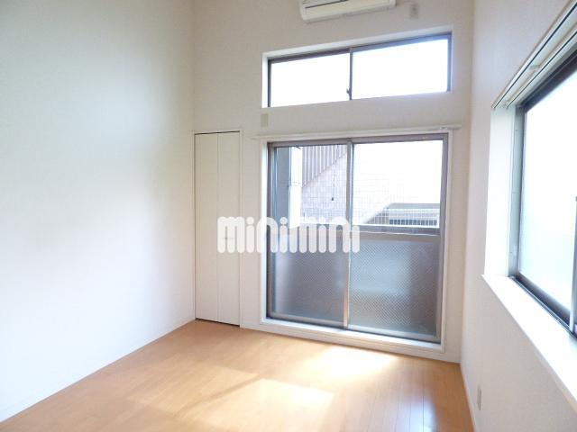 居室・リビング　角部屋のため日当たり良好です