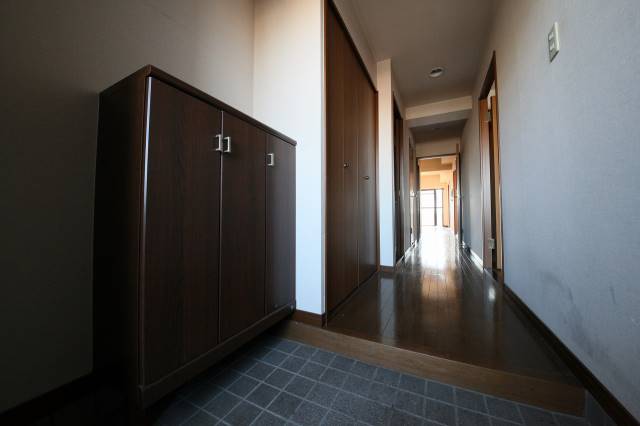 玄関　靴もたくさん入ります