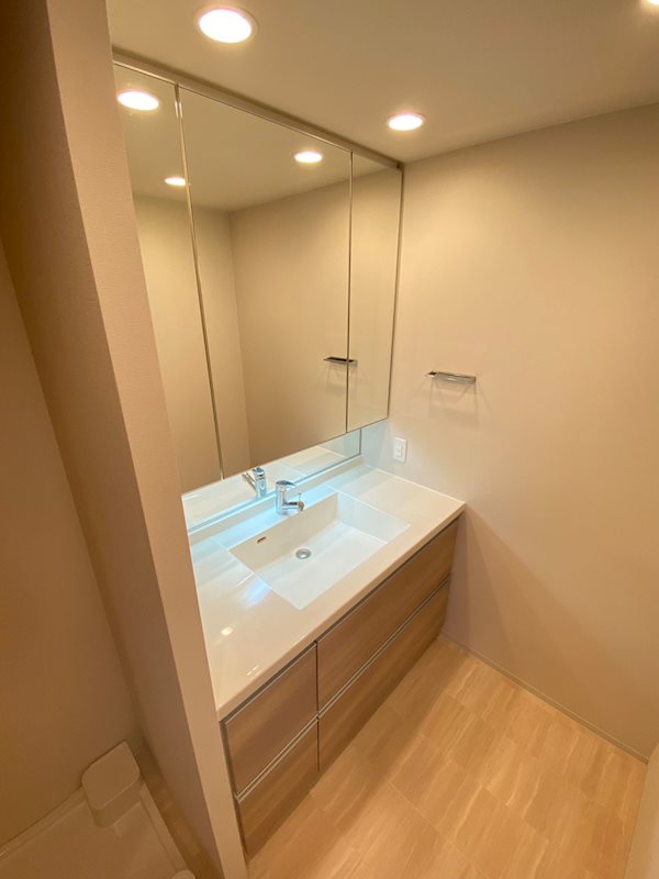 洗面設備　使いやすい洗面所です