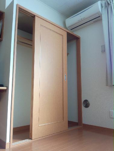 収納　衣類がたくさん掛けられます