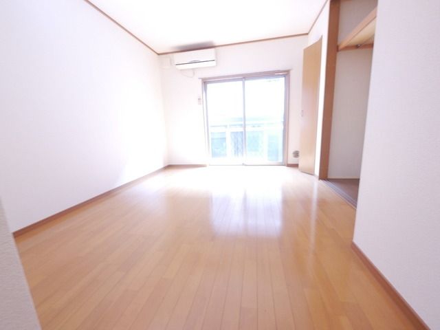 居室・リビング　★広々としたお部屋です★