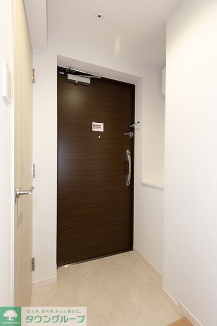 玄関　※写真は同タイプ住戸です。