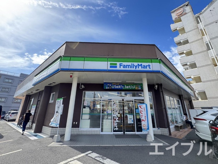 コンビニ　ファミリーマート鹿児島下荒田４丁目店（コンビニ）まで600m