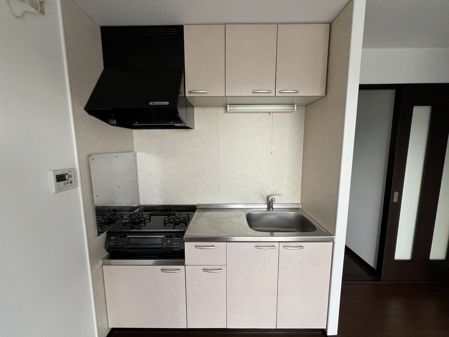 キッチン　ガスコンロ設備外