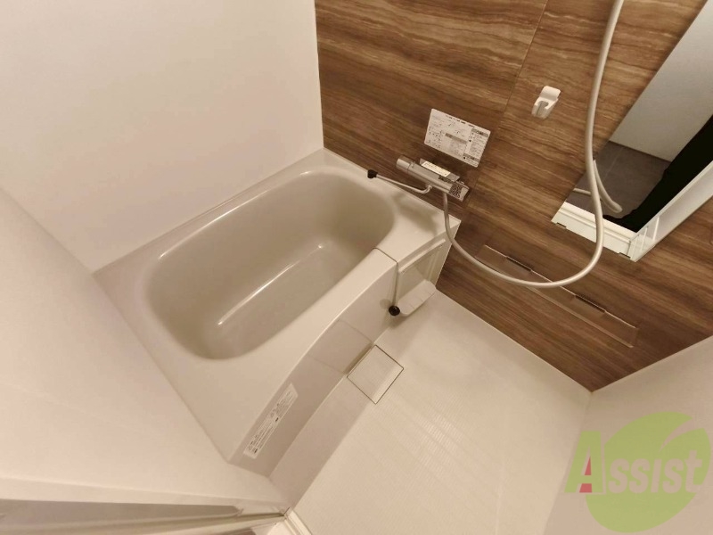 バス・シャワールーム　お風呂になります。一日の疲れを癒してくださいね。