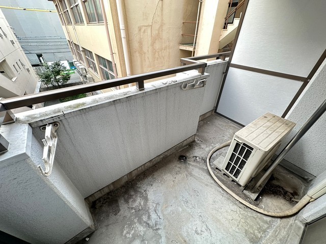 バルコニー　※他部屋の写真です。現況優先。