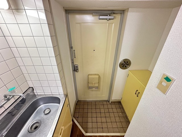 玄関　※他部屋の写真です。現況優先。